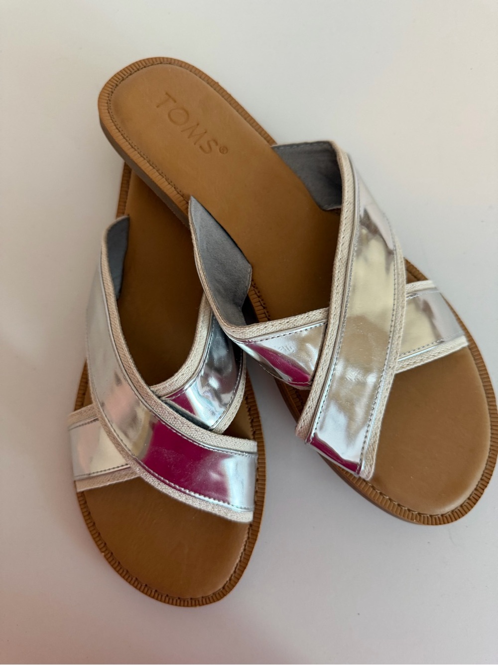 Toms Women’s Silver Metallic Cross Strap Slide Sandals size 8